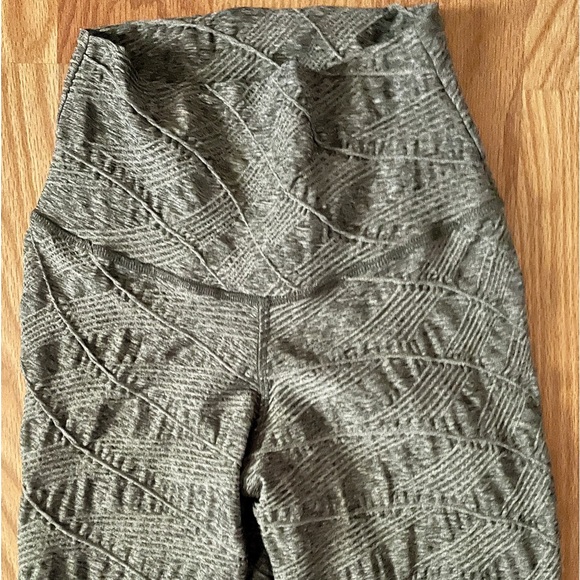 abs2b FITNESS APPAREL Booty Scrunch Grey Athletic LEGGINGS Size XS - Picture 5 of 9